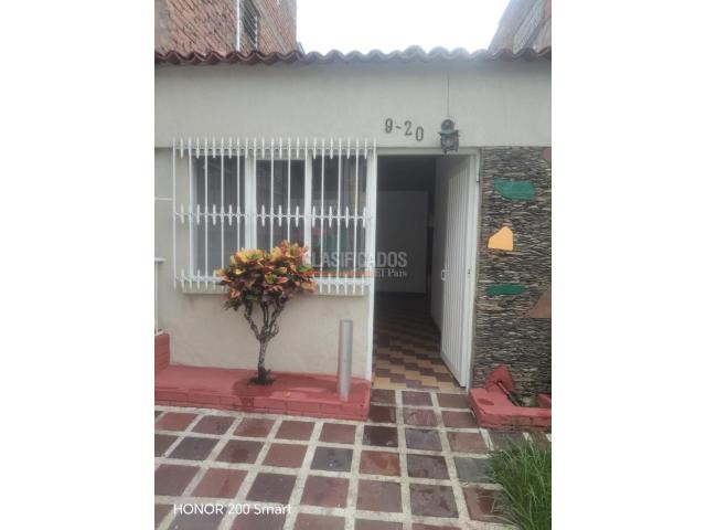Casas, Alquiler en La Base