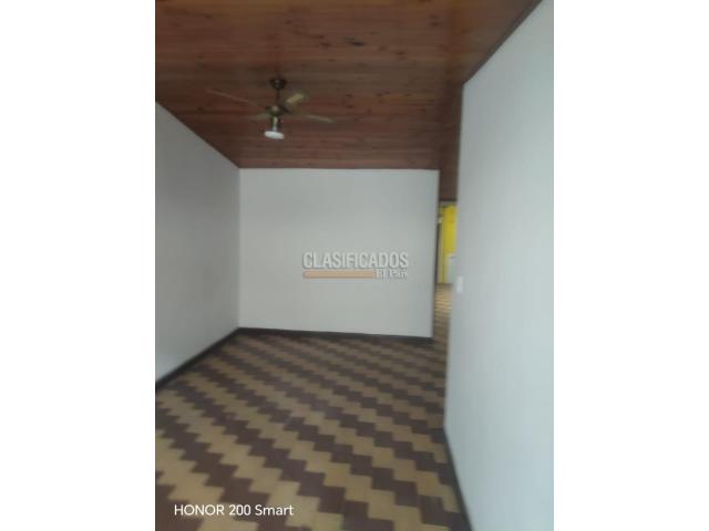 Casas, Alquiler en La Base