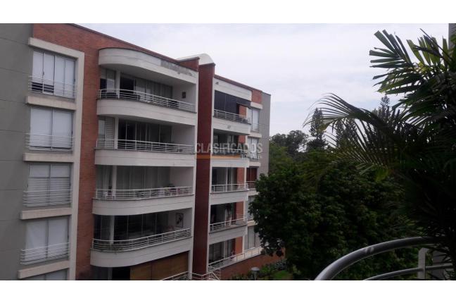 Apartamentos, Venta en Lago Club