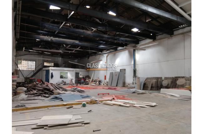 Locales y Bodegas, Alquiler, Santander - $4.000.000