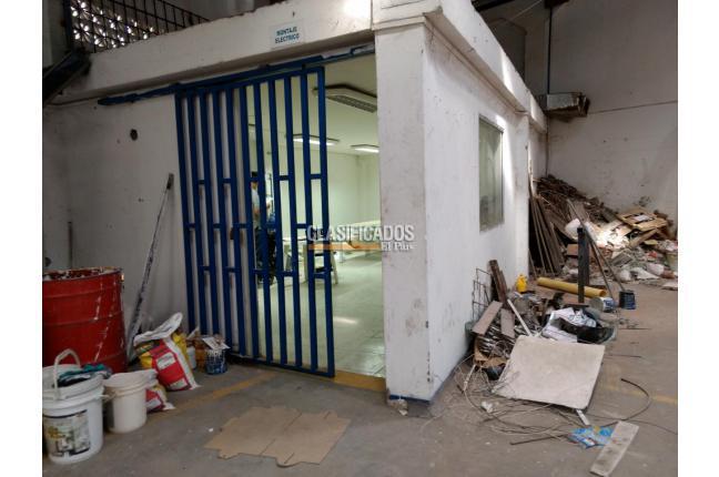 Locales y Bodegas, Alquiler, Santander - $4.000.000