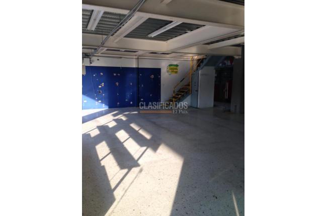 Locales y Bodegas, Venta, Centro Ccial. Río Cauca - $700.000.000