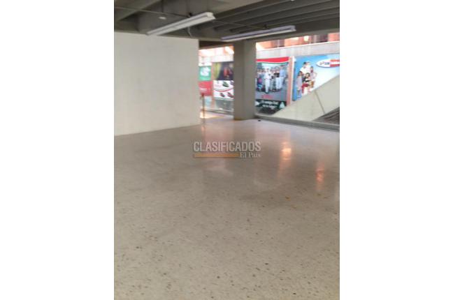 Locales y Bodegas, Venta, Centro Ccial. Río Cauca - $700.000.000