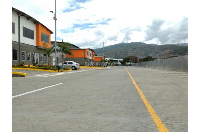 Locales y Bodegas, Venta, Yumbo