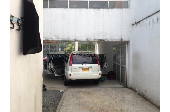 Locales y Bodegas, Venta en Versalles