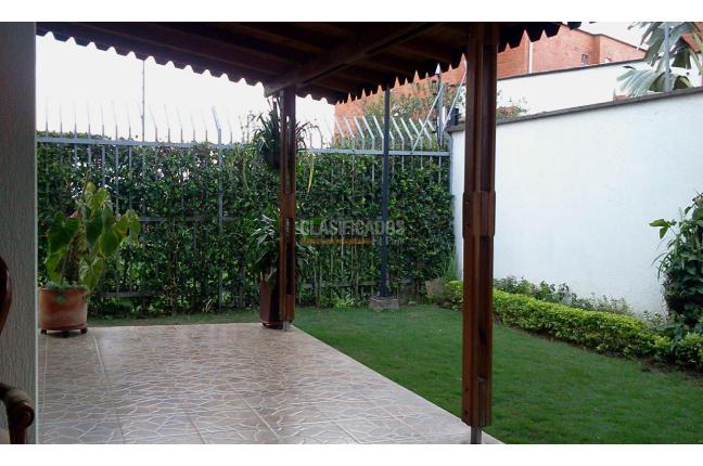 Casas, Venta en Ciudad Jardín