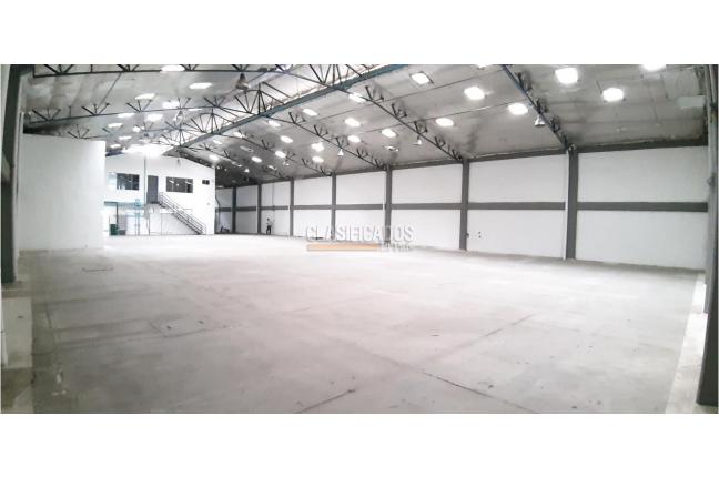 Locales y Bodegas, Alquiler, Yumbo - $10.000.000