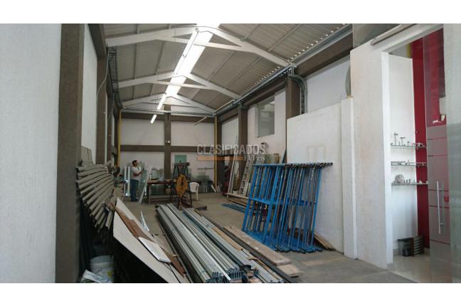 Locales y Bodegas, Venta, Obrero - $1.900.000.000