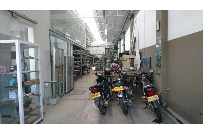 Locales y Bodegas, Venta, Obrero - $1.900.000.000