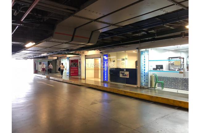 Locales y Bodegas, Venta, Centro Ccial. Unicentro - $380.000.000