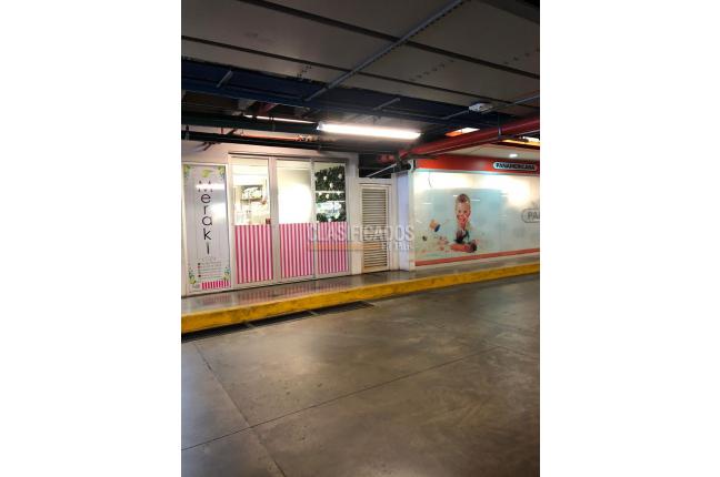 Locales y Bodegas, Venta, Centro Ccial. Unicentro - $380.000.000