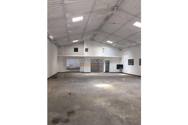 Locales y Bodegas, Venta, El Piloto - $2.500.000.000