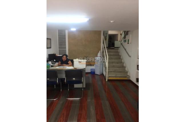 Oficinas y Consultorios, Venta en Santa Mónica Norte