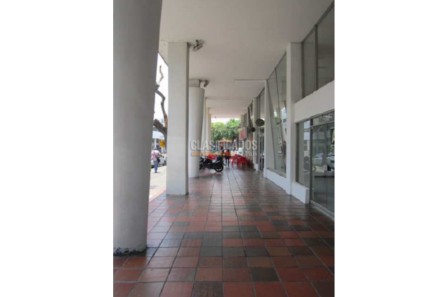 Locales y Bodegas, Alquiler en Santa Mónica Norte