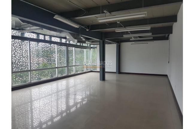 Oficinas y Consultorios, Alquiler en Santa Mónica Norte