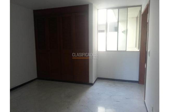 Oficinas y Consultorios, Alquiler, San Vicente - $2.200.000