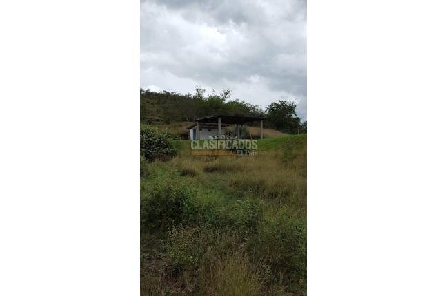 Fincas y Casas Campestres, Venta, Bolívar - $2.800.000.000