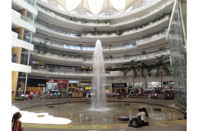 Locales y Bodegas, Venta, Centro Ccial. Unicentro - $1.780.000.000