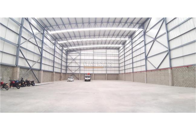 Locales y Bodegas, Alquiler en Yumbo