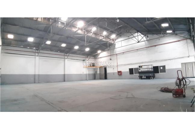 Locales y Bodegas, Alquiler, El Troncal - $8.170.000