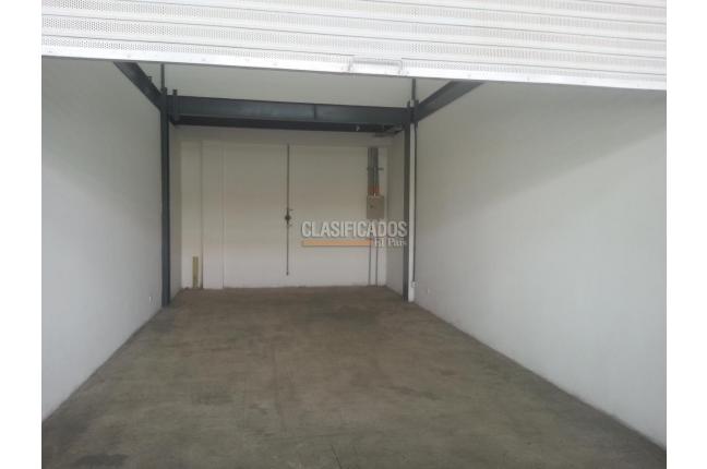 Locales y Bodegas, Alquiler, Menga - $2.900.000