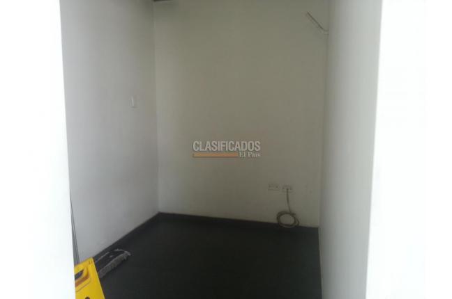 Locales y Bodegas, Alquiler, Menga - $2.900.000