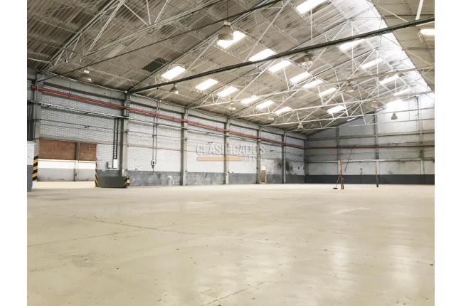 Locales y Bodegas, Alquiler, Yumbo - $32.200.000