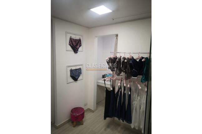 Locales y Bodegas, Venta, Centro Ccial. Unicentro - $605.000.000