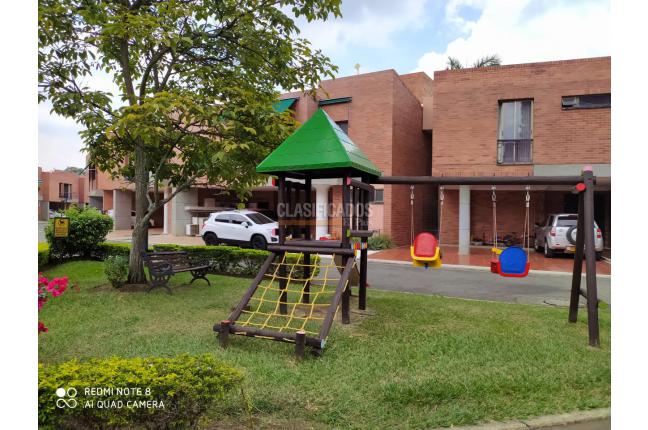 Casas, Venta en Ciudad Jardín
