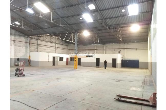 Locales y Bodegas, Alquiler, Industrial - $37.400.000