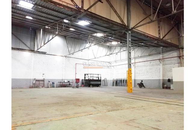 Locales y Bodegas, Alquiler, Industrial - $37.400.000