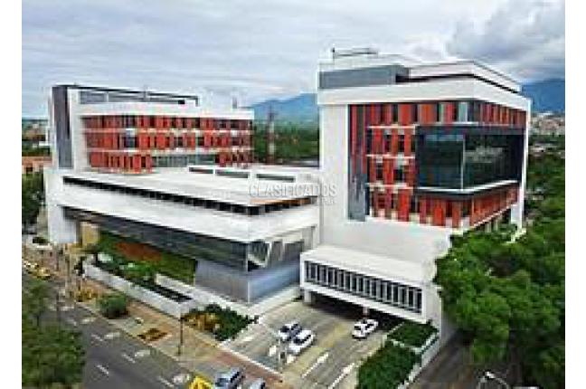 Locales y Bodegas, Alquiler, Centro Ccial. Unicentro - $18.000.000