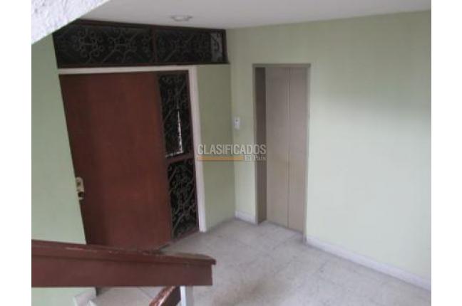 Oficinas y Consultorios, Venta en San Pedro