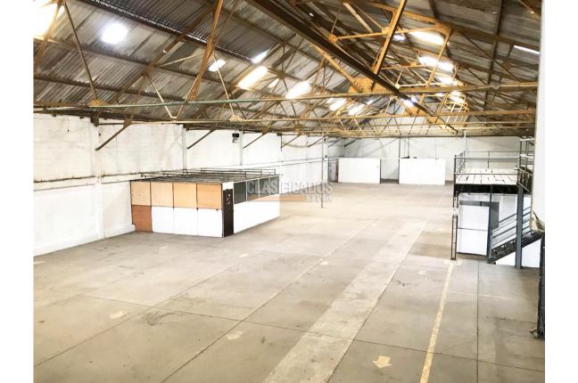 Locales y Bodegas, Alquiler, Porvenir - $15.000.000