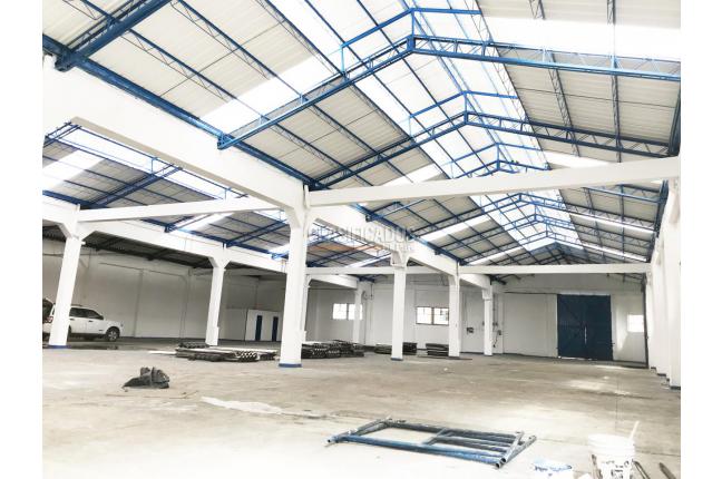 Locales y Bodegas, Alquiler, La Floresta - $14.000.000