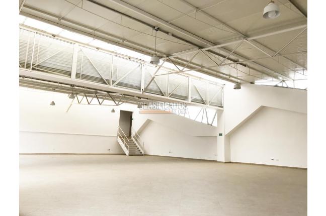 Locales y Bodegas, Alquiler, El Troncal - $7.200.000