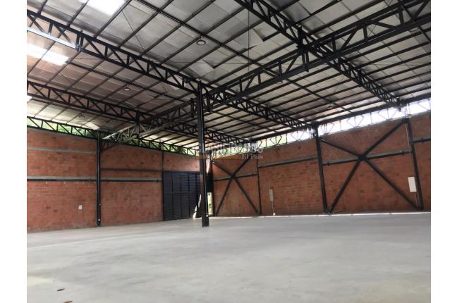 Locales y Bodegas, Alquiler, El Refugio - $18.000.000