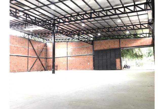 Locales y Bodegas, Alquiler en El Refugio