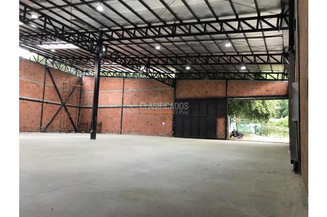 Locales y Bodegas, Alquiler, El Refugio - $18.000.000