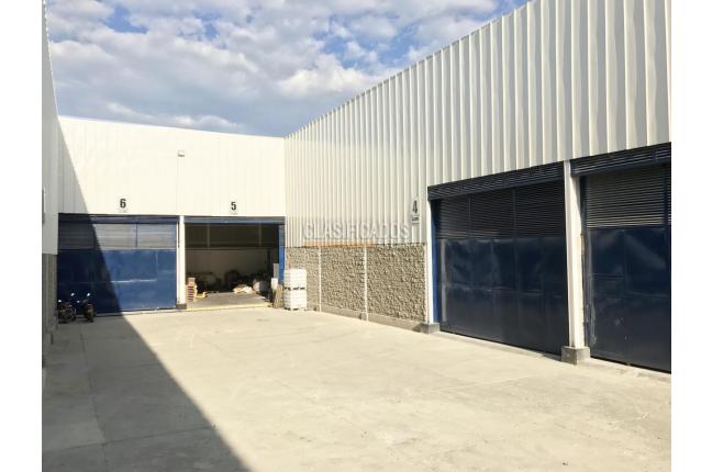 Locales y Bodegas, Alquiler, Yumbo - $9.000.000