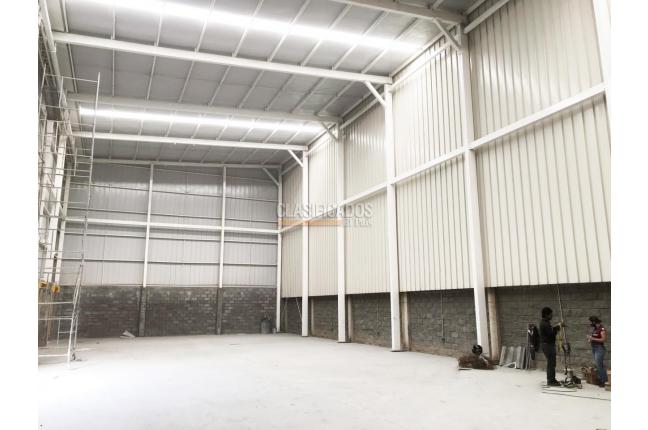 Locales y Bodegas, Alquiler, Yumbo - $17.000.000