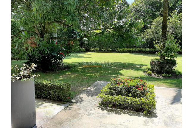 Casas, Venta en Solares La Morada