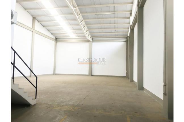 Locales y Bodegas, Alquiler, Evaristo García - $12.000.000