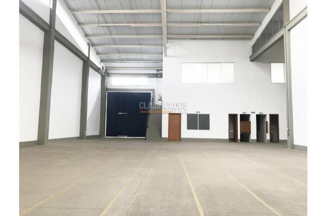 Locales y Bodegas, Alquiler, Evaristo García - $12.000.000