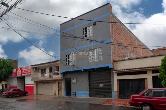 Locales y Bodegas, Venta, 3 de Julio - $1.500.000.000