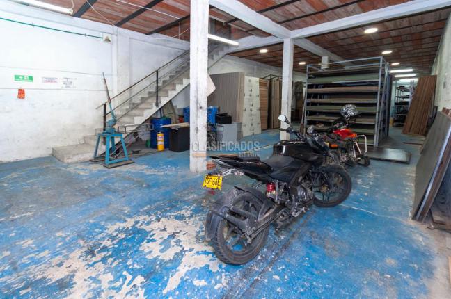 Locales y Bodegas, Venta, 3 de Julio - $1.500.000.000