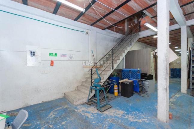 Locales y Bodegas, Venta, 3 de Julio - $1.500.000.000