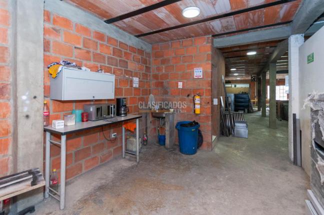 Locales y Bodegas, Venta, 3 de Julio - $1.500.000.000