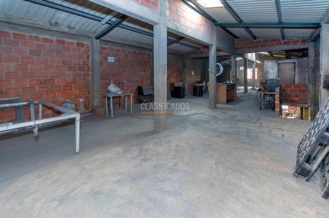 Locales y Bodegas, Venta, 3 de Julio - $1.500.000.000