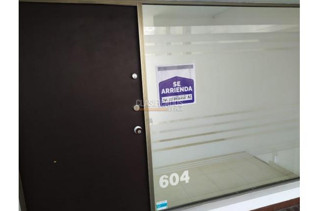 Oficinas y Consultorios, Alquiler en Centenario